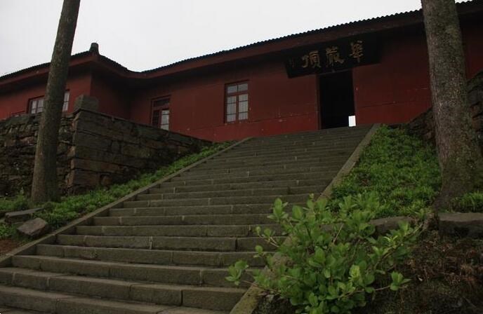 冬游峨眉山華嚴頂，美景值得留戀