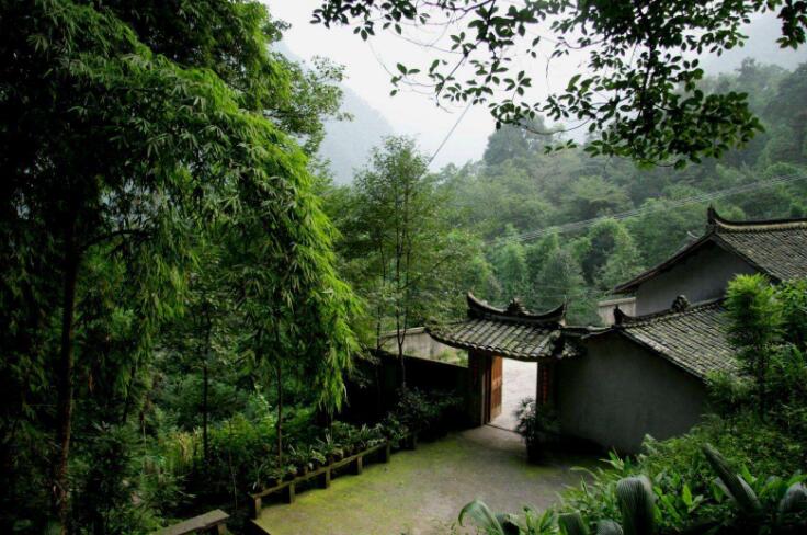 峨眉山清音閣，詩情畫意之地
